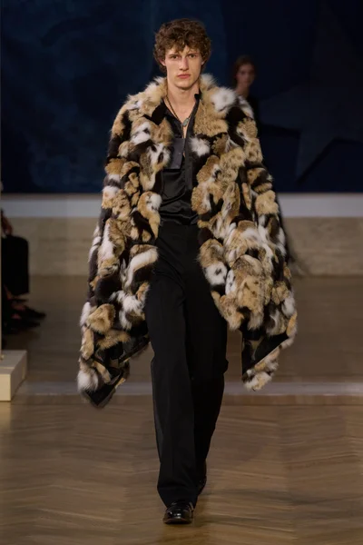 Look 59